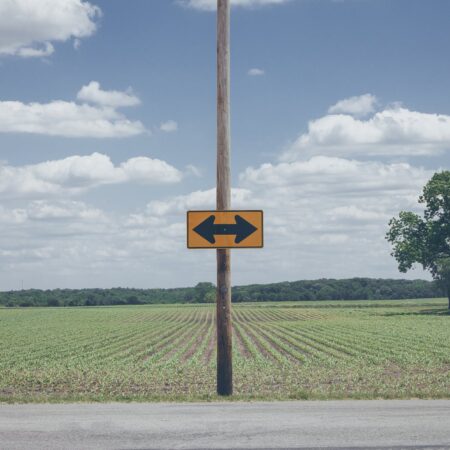 photo of yellow arrow road signage